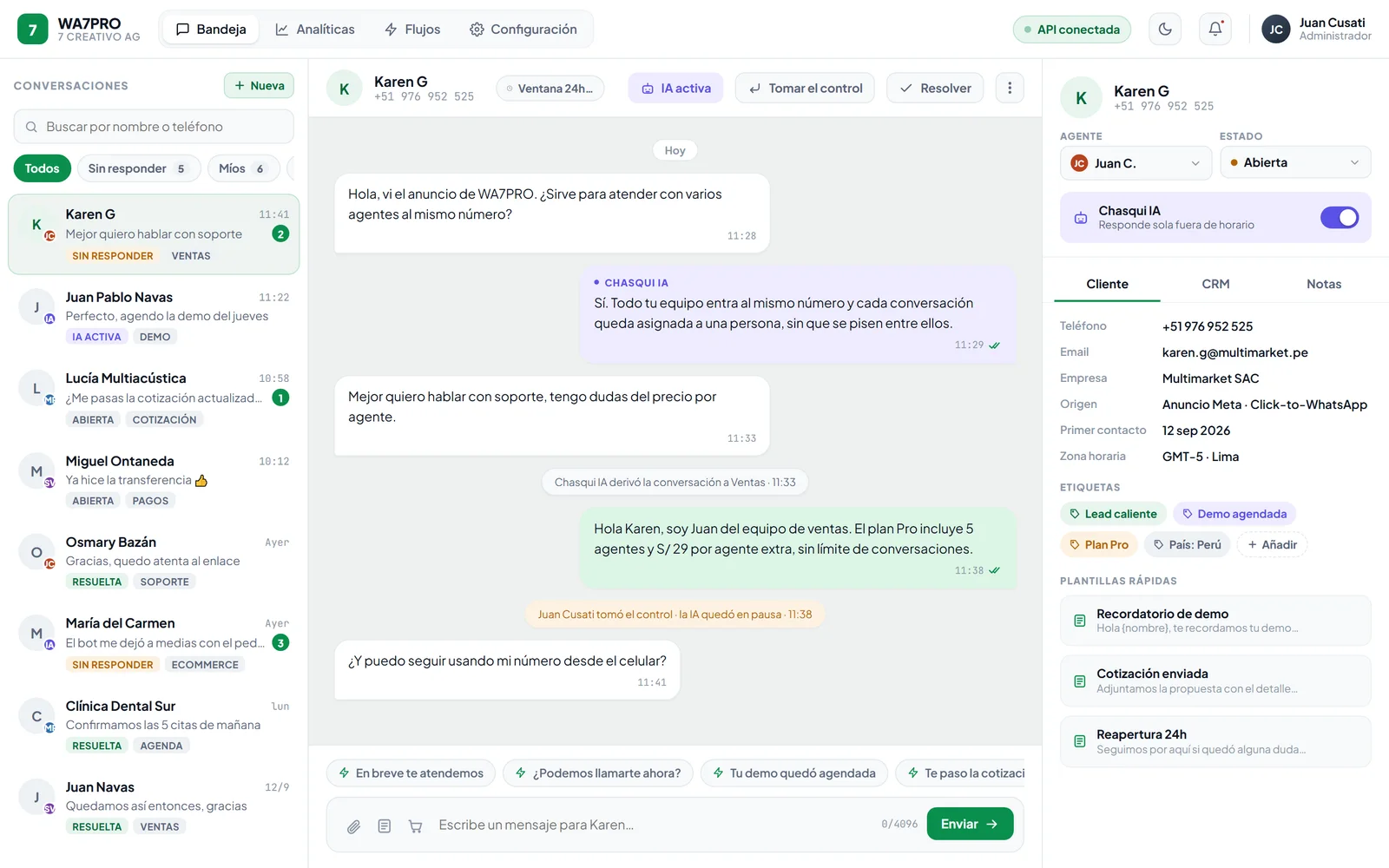 La bandeja compartida de WA7PRO, con la conversación abierta y la ficha del cliente al costado
